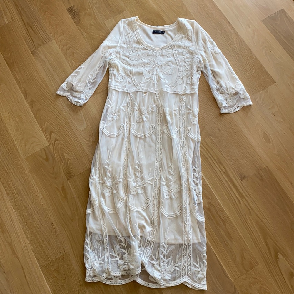 Roolee lace midi dress size small